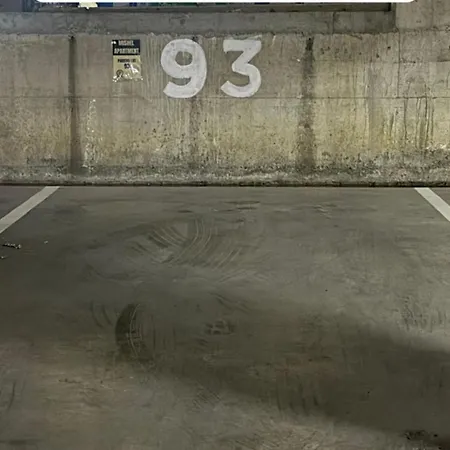 Free Parking Sudio Lägenhet Tirana