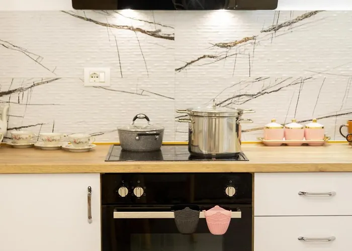 Free Parking Sudio Tiran